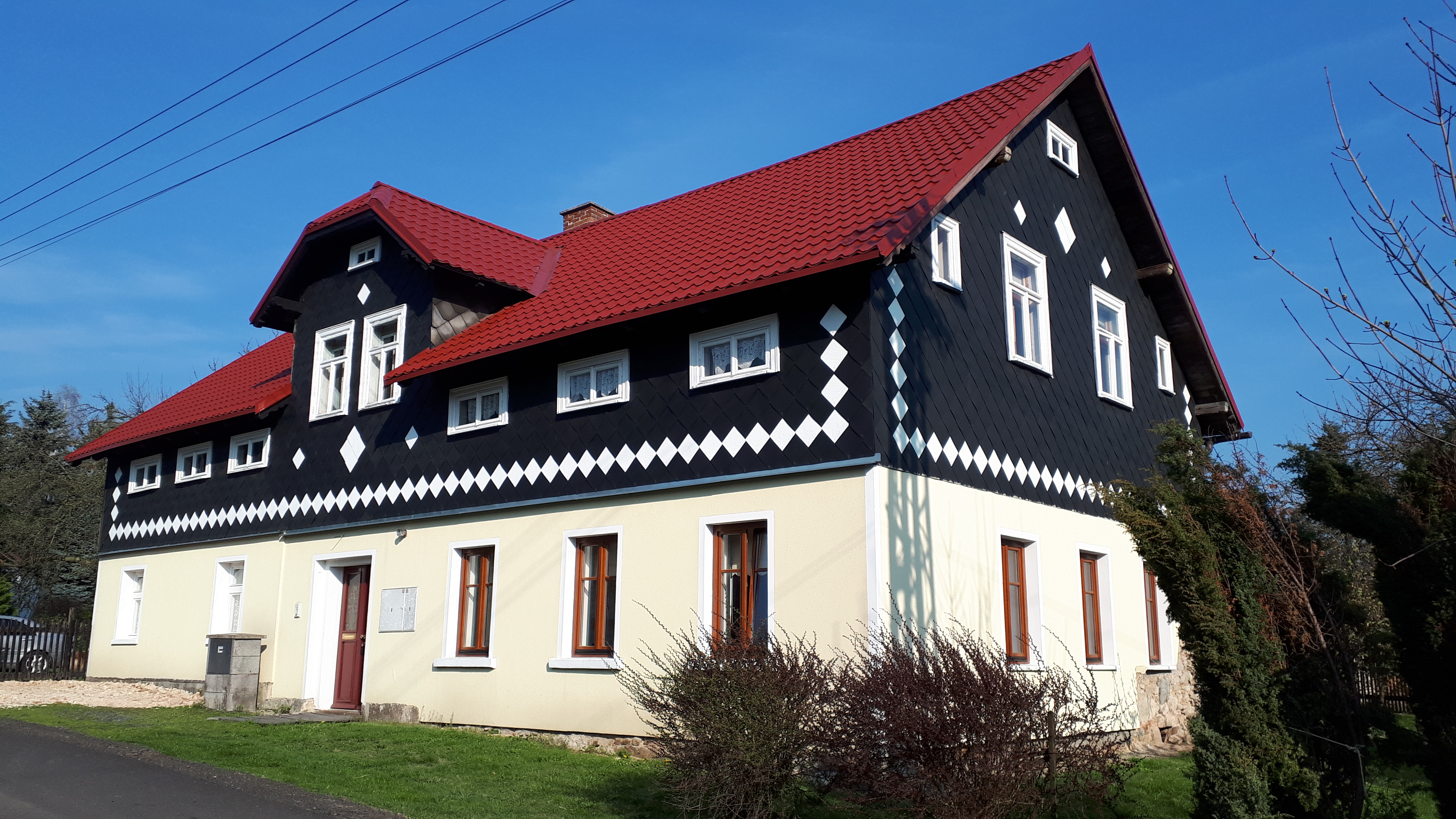 Te koop: Statig familiehuis in Zahrady, Krasna Lipa, Tsjechisch Zwitserland, Tsjechie.